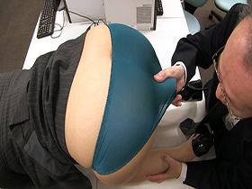 誘惑姉ギャル夏帆さんのヤリ過ぎオフィスカジュアル?! ぶっかけ！OLスーツ倶楽部21　サンプル画像04